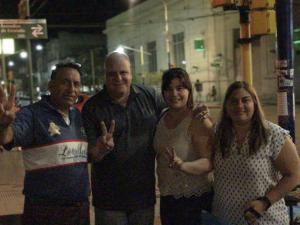 Junto a compañeros de la localidad de Lezama
